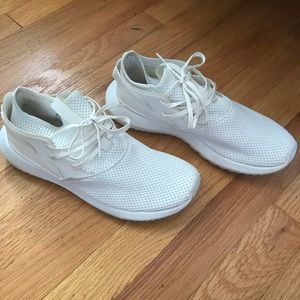 Adidas tubular size 8